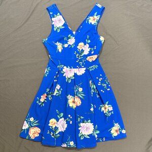 Floral Formal Flowy V-Back Dress